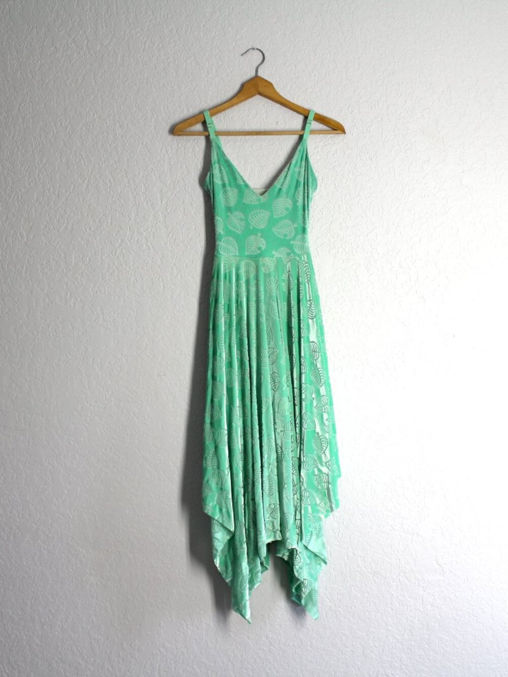 Blackmilk Animal Crossing Green Leaf Burned Velvet Handkerchief Dress Size XS - Picture 2 of 11